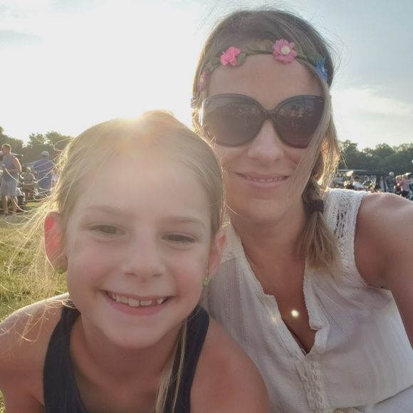 Meet your Posher, Rachel - Picture 1 of 1